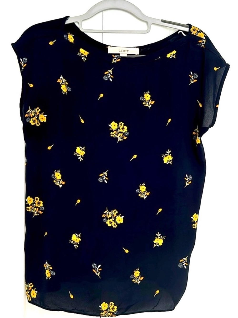 Loft Navy Floral Flutter Sleeve Blouse 🌼